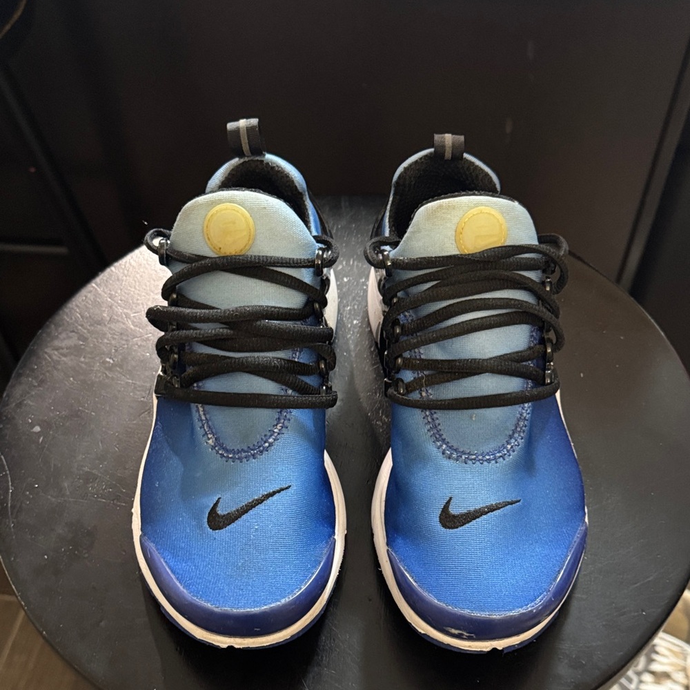 Nike Kids Blue and Black Sneakers
